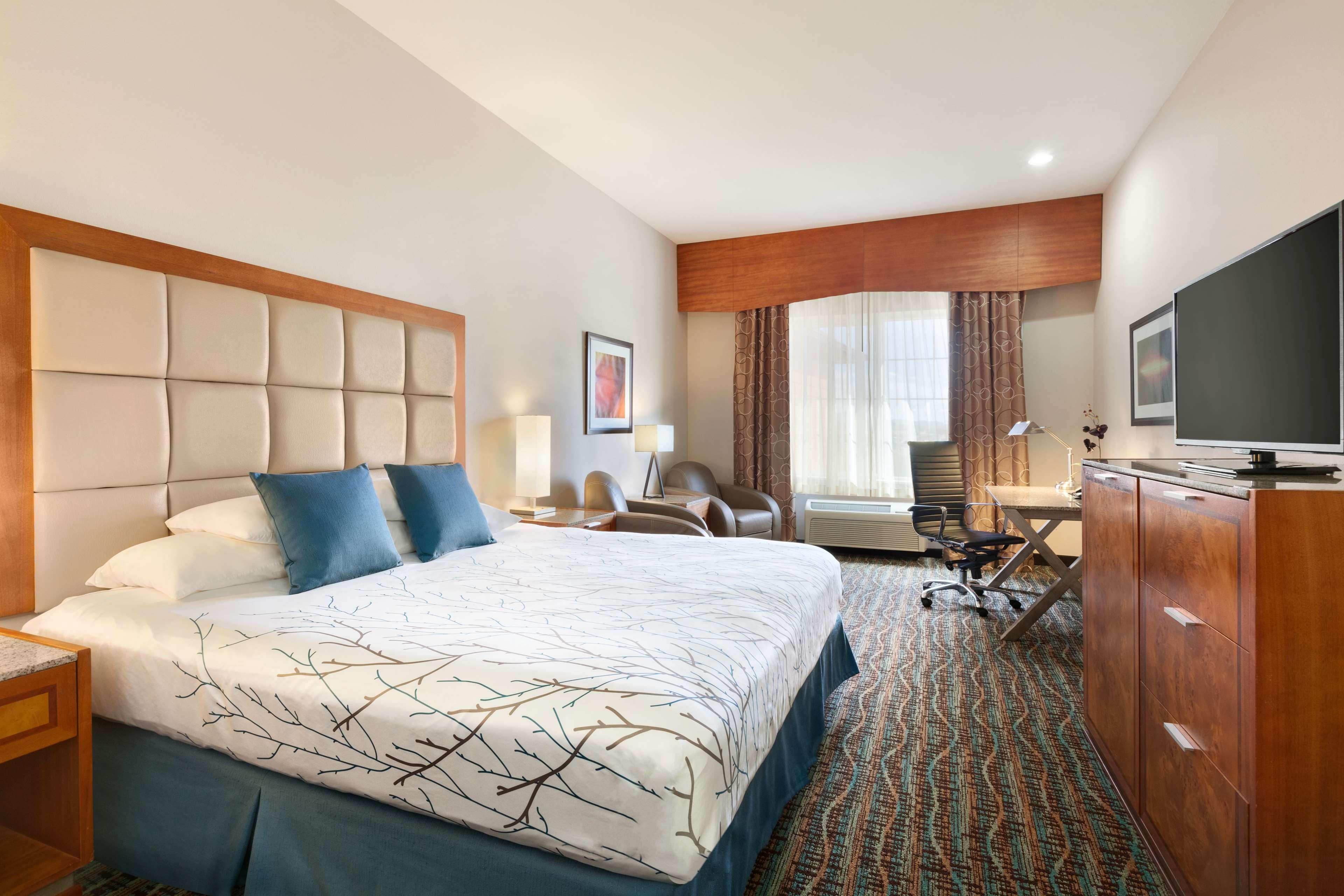 Best Western Plus Peppertree Inn At Omak Esterno foto
