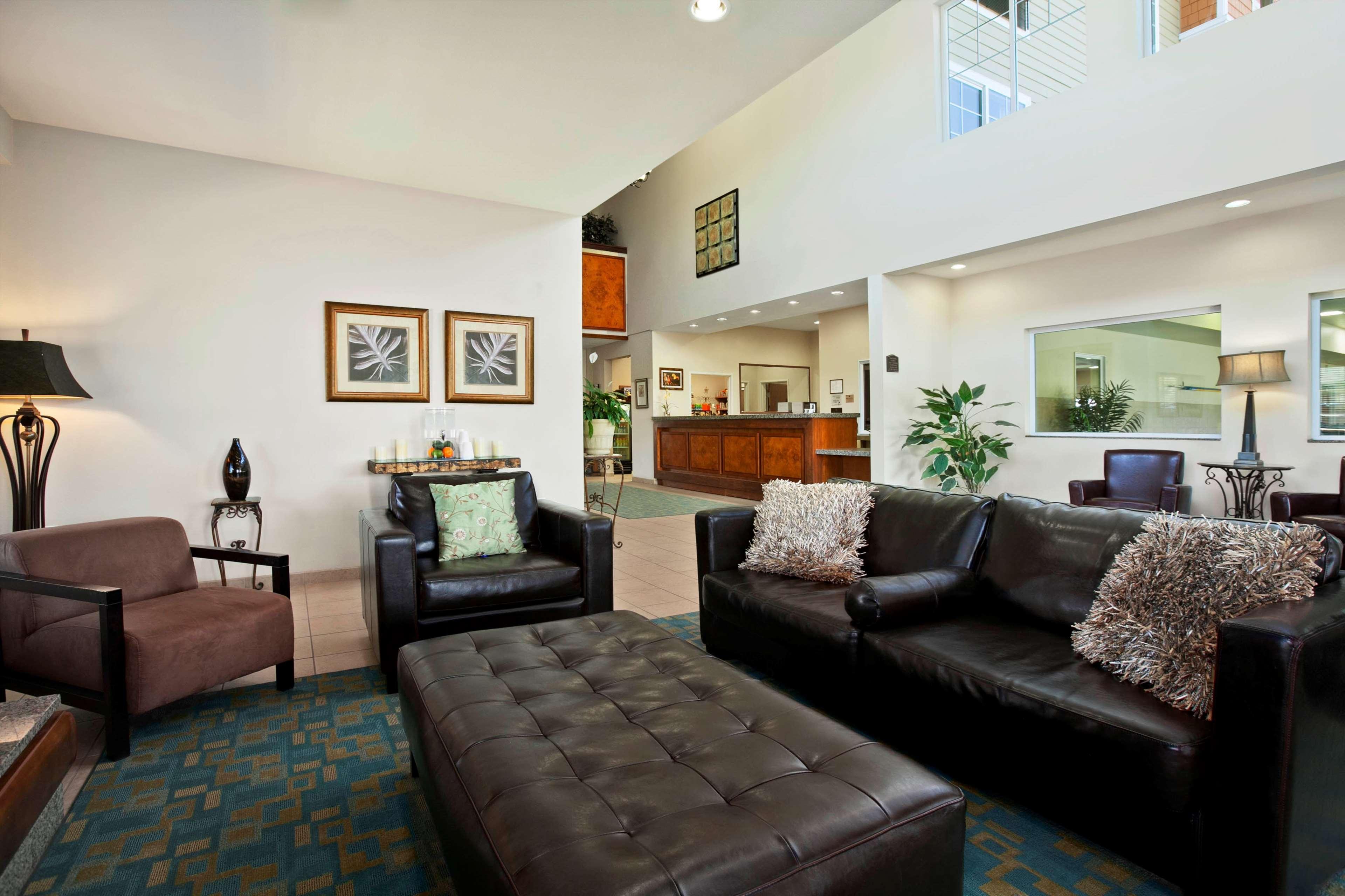 Best Western Plus Peppertree Inn At Omak Esterno foto