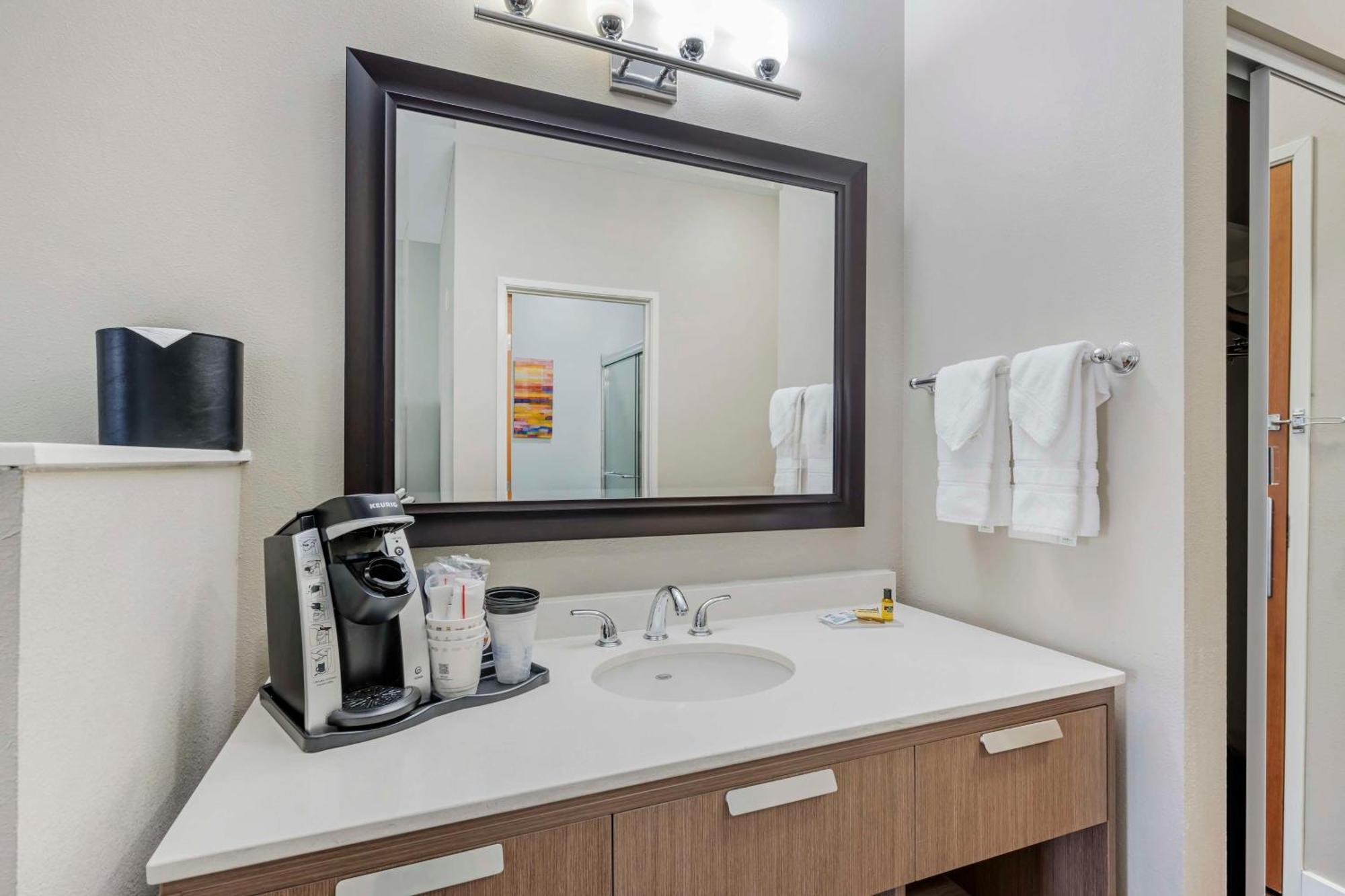 Best Western Plus Peppertree Inn At Omak Esterno foto
