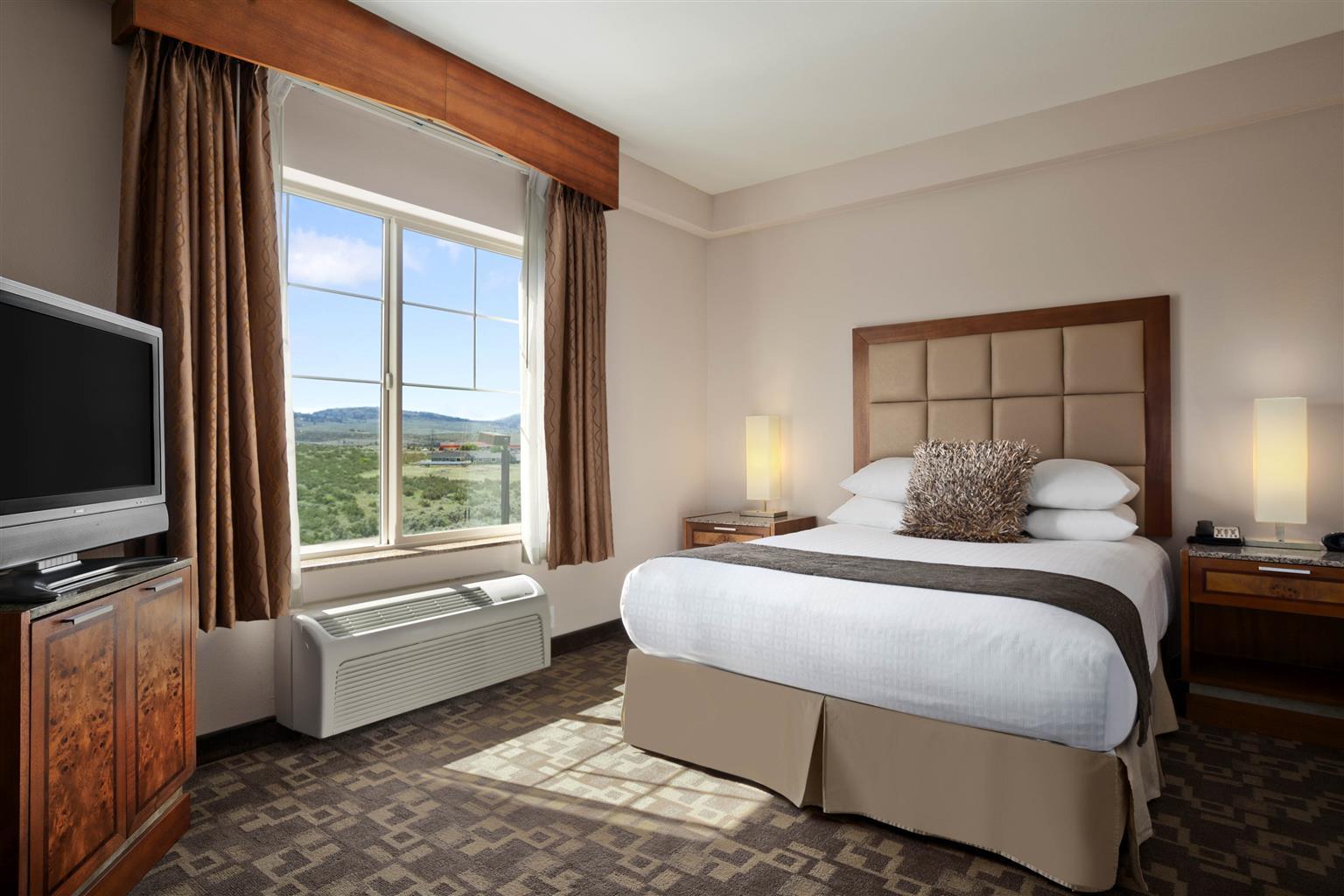 Best Western Plus Peppertree Inn At Omak Esterno foto