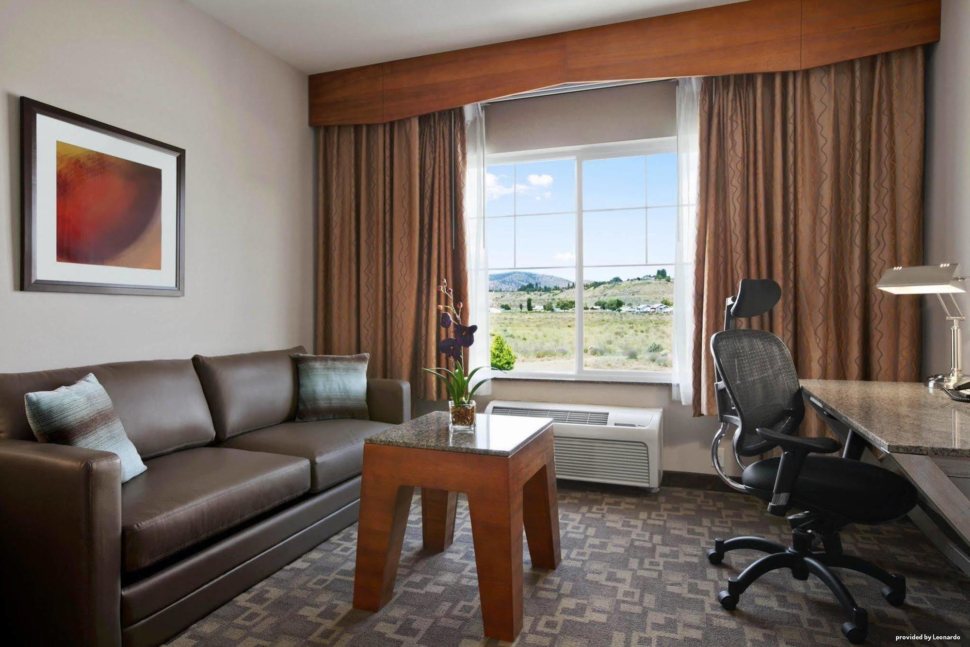 Best Western Plus Peppertree Inn At Omak Esterno foto