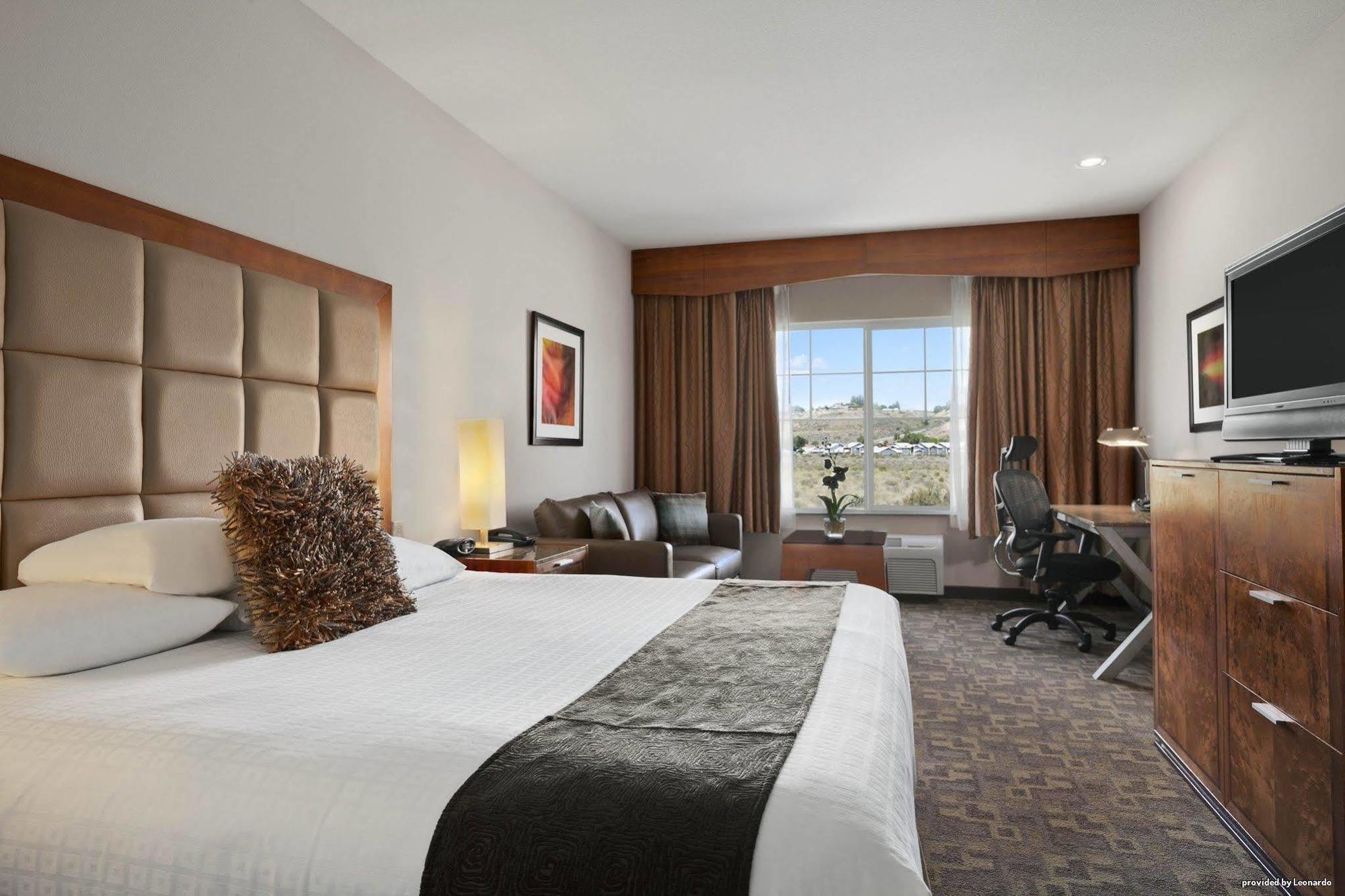 Best Western Plus Peppertree Inn At Omak Esterno foto
